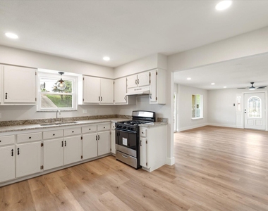 7104 Dallas Street - Photo Thumbnail 4