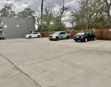 6705 Fairway Drive - Photo Thumbnail 8
