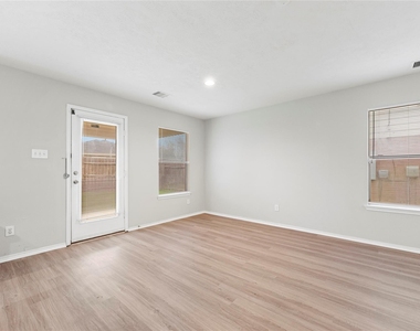 7606 Hillsdale Park Court - Photo Thumbnail 7