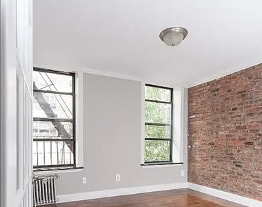 East 13th Street and 1st Avenue - Photo Thumbnail 6