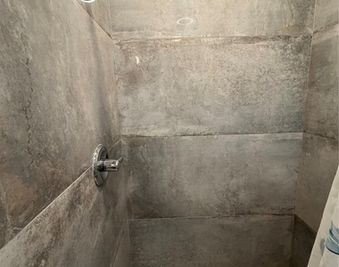 402 Hyde Park Boulevard - Photo Thumbnail 21
