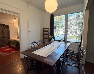 402 Hyde Park Boulevard - Photo Thumbnail 13