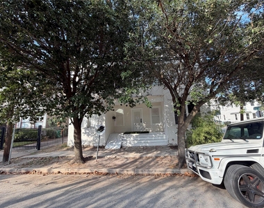 402 Hyde Park Boulevard - Photo Thumbnail 34