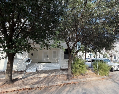 402 Hyde Park Boulevard - Photo Thumbnail 36