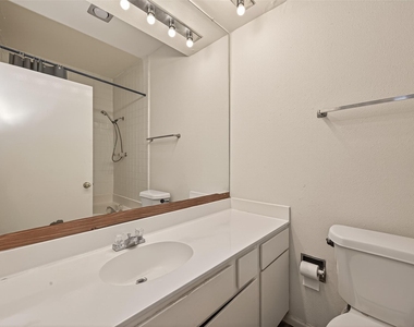 2211 S Braeswood Boulevard - Photo Thumbnail 15