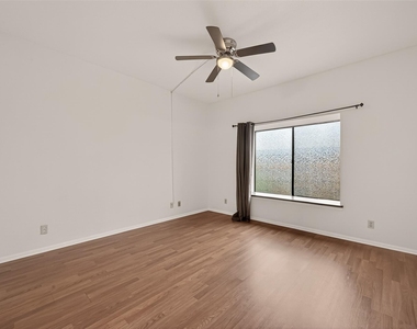 2211 S Braeswood Boulevard - Photo Thumbnail 16