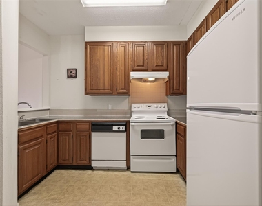 2211 S Braeswood Boulevard - Photo Thumbnail 5