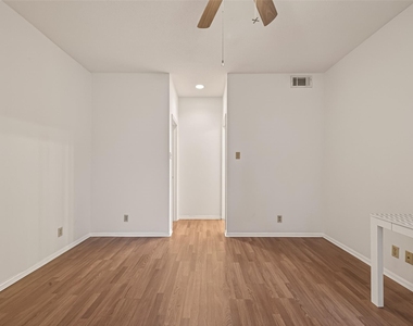2211 S Braeswood Boulevard - Photo Thumbnail 22