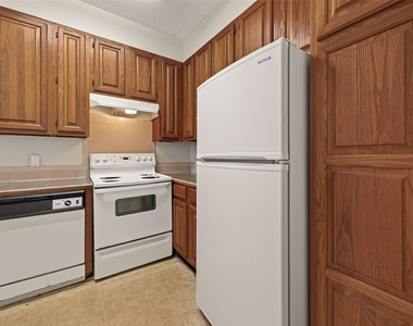 2211 S Braeswood Boulevard - Photo Thumbnail 6