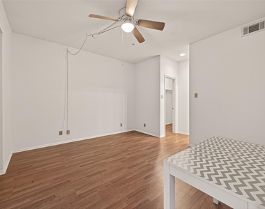 2211 S Braeswood Boulevard - Photo Thumbnail 21