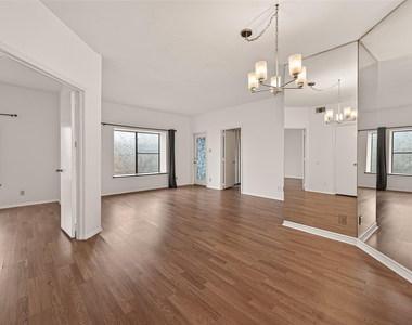 2211 S Braeswood Boulevard - Photo Thumbnail 4