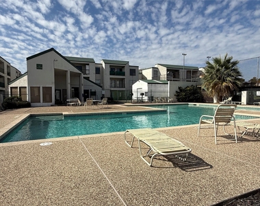 2822 S Bartell Drive - Photo Thumbnail 22