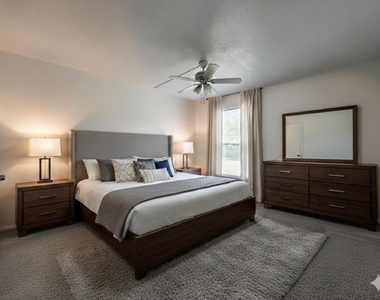 2822 S Bartell Drive - Photo Thumbnail 11