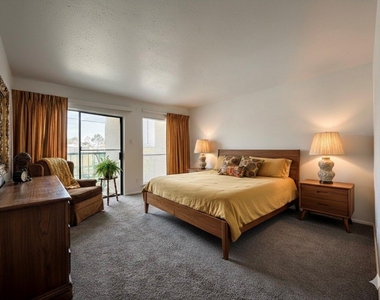 2822 S Bartell Drive - Photo Thumbnail 6
