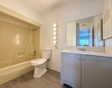 2822 S Bartell Drive - Photo Thumbnail 10