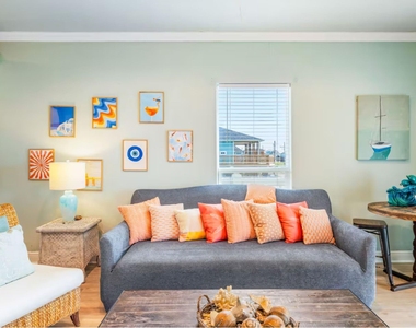 986 Bahama Drive - Photo Thumbnail 11