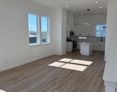 6350 Culberson Street - Photo Thumbnail 18