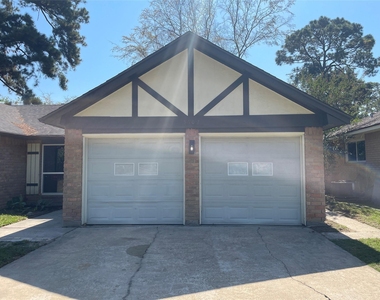 5602 Circlegate Drive - Photo Thumbnail 6