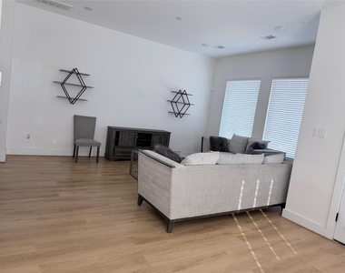 5928 Conley Street - Photo Thumbnail 6