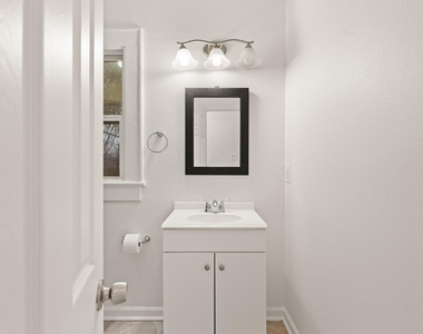 4728 Avenue R 1/2 - Photo Thumbnail 10