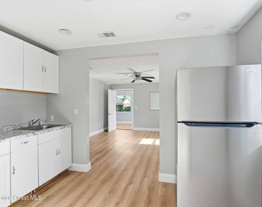 1610 Craig Avenue - Photo Thumbnail 14