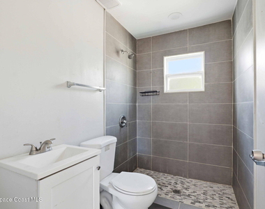 1610 Craig Avenue - Photo Thumbnail 11