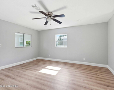 1610 Craig Avenue - Photo Thumbnail 6