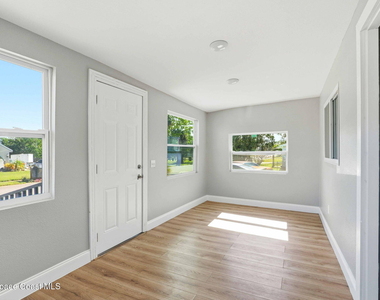 1610 Craig Avenue - Photo Thumbnail 1