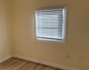 330 Palm Avenue - Photo Thumbnail 5