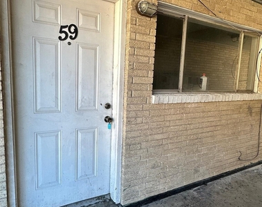 516 Holiday Drive - Photo Thumbnail 3