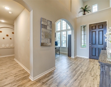 2727 Camellia Avenue - Photo Thumbnail 4