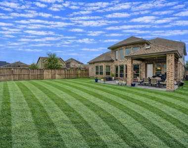 2727 Camellia Avenue - Photo Thumbnail 40