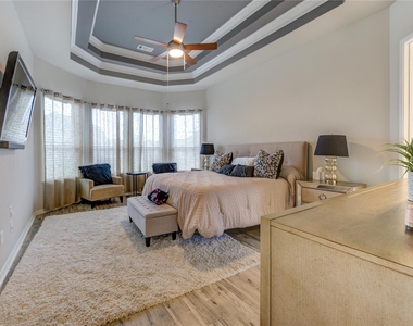 2727 Camellia Avenue - Photo Thumbnail 20
