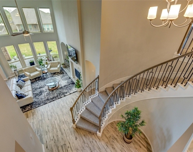 2727 Camellia Avenue - Photo Thumbnail 37