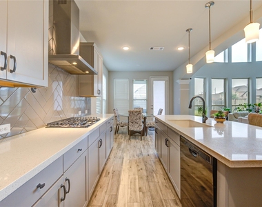 2727 Camellia Avenue - Photo Thumbnail 18