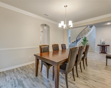 2727 Camellia Avenue - Photo Thumbnail 13