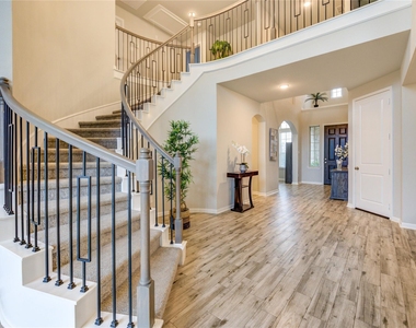2727 Camellia Avenue - Photo Thumbnail 7