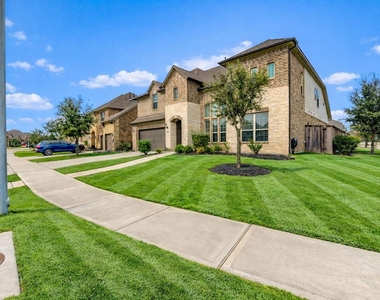 2727 Camellia Avenue - Photo Thumbnail 38