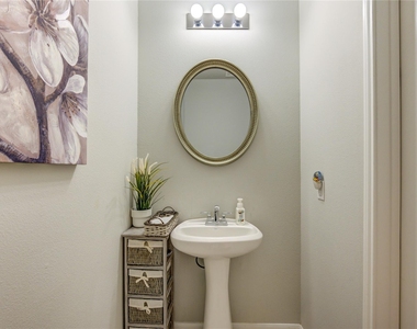 2727 Camellia Avenue - Photo Thumbnail 19
