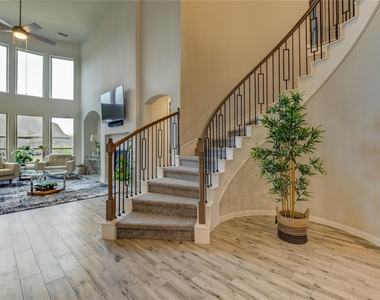 2727 Camellia Avenue - Photo Thumbnail 26