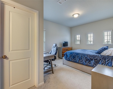 2727 Camellia Avenue - Photo Thumbnail 32