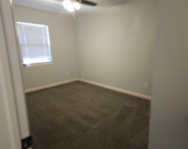 1503 Ryon Street - Photo Thumbnail 8
