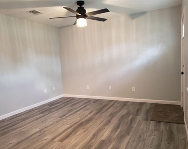 1503 Ryon Street - Photo Thumbnail 2