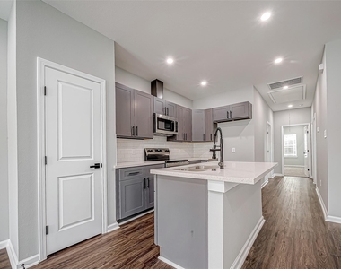 7234 Saint Augustine Street - Photo Thumbnail 12