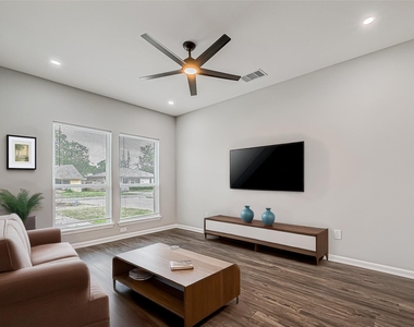 7234 Saint Augustine Street - Photo Thumbnail 2