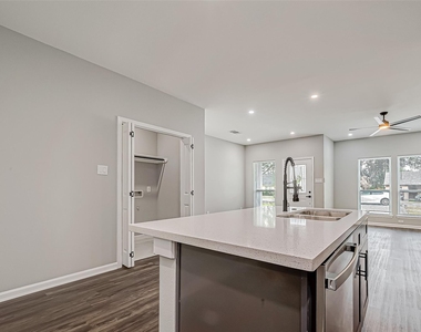 7234 Saint Augustine Street - Photo Thumbnail 15