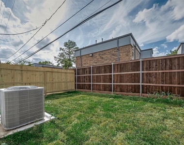 7234 Saint Augustine Street - Photo Thumbnail 19