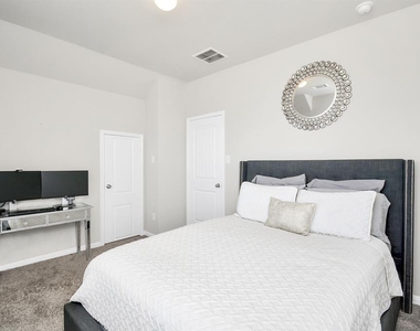 3519 Rossini Drive - Photo Thumbnail 17
