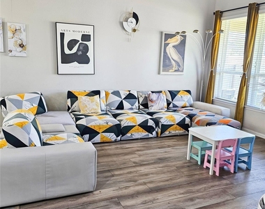 3519 Rossini Drive - Photo Thumbnail 9