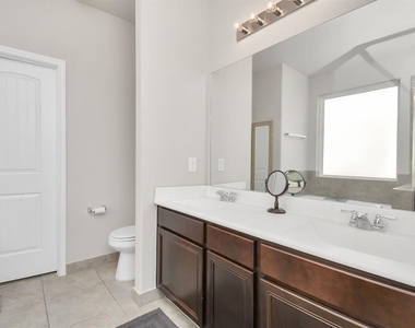 3519 Rossini Drive - Photo Thumbnail 16
